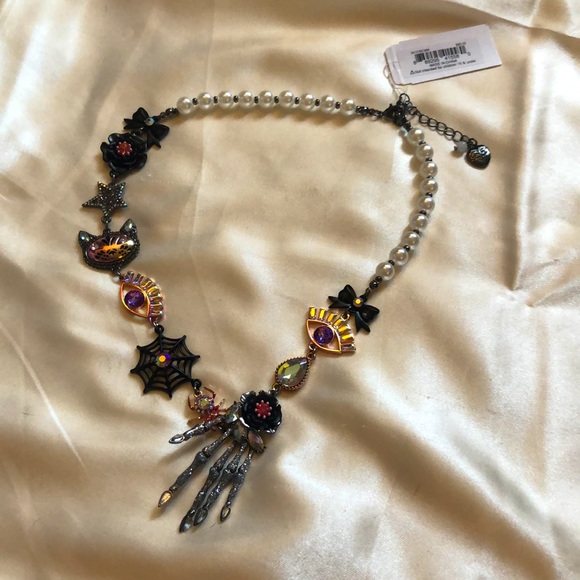 Betsey Johnson Glampire Faux Pearl Skeleton Hand & Halloween Icons Necklace NWT - Picture 12 of 16